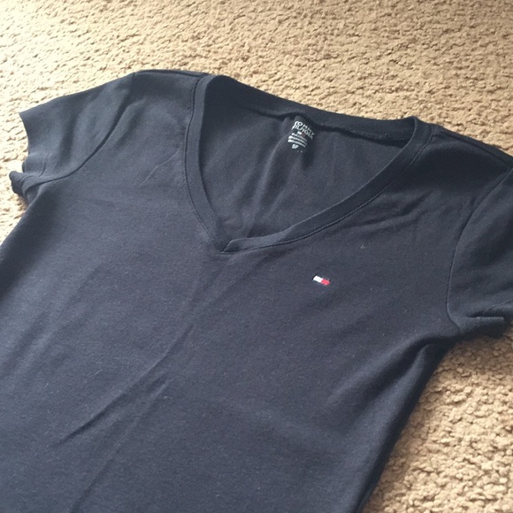 Tommy Hilfiger top - Picture 3 of 5